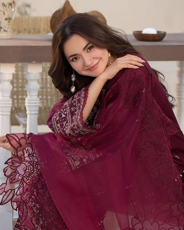 ZARA SHAHJAHAN LAWM EMBROIDERED UNSTITCHED CODE:1117