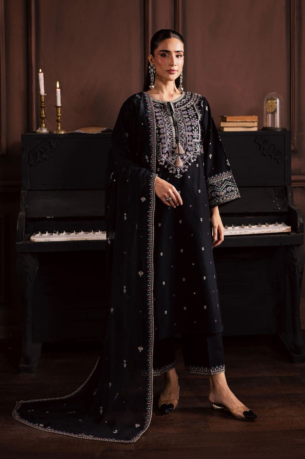 BATIK 3PC LAWN UNSTITCHED EMBROIDERED Code:7328