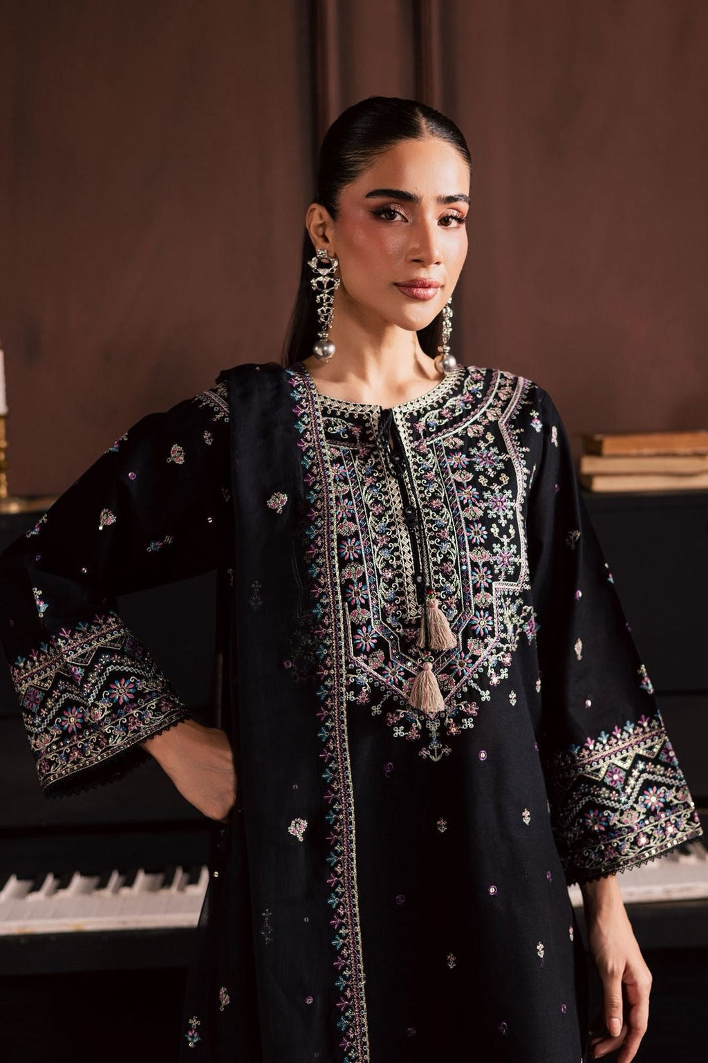 BATIK 3PC LAWN UNSTITCHED EMBROIDERED Code:7328