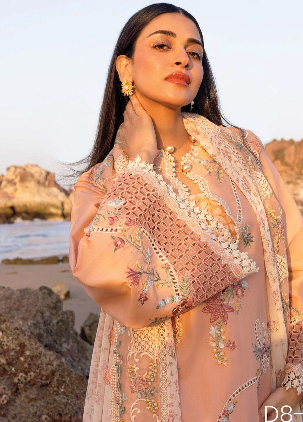 CRIMSON 3PC LAWN UNSTITCHED EMBROIDERED 
Code:4028