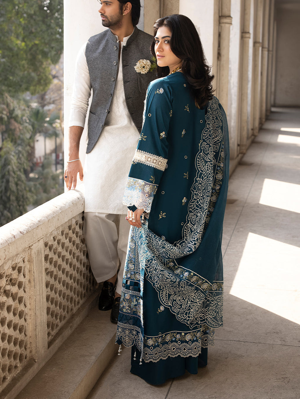 MAHNOOR BLUE 3PC LAWN UNSTITCHED LUXURY EMBROIDERED 
Code:18