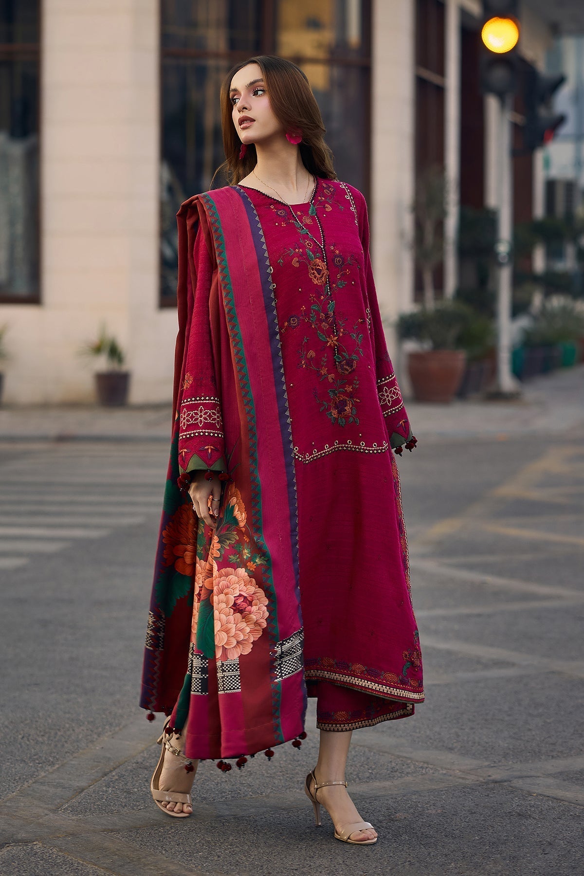 CHARIZMA LAWN-3PC EMBROIDERED Code:7325