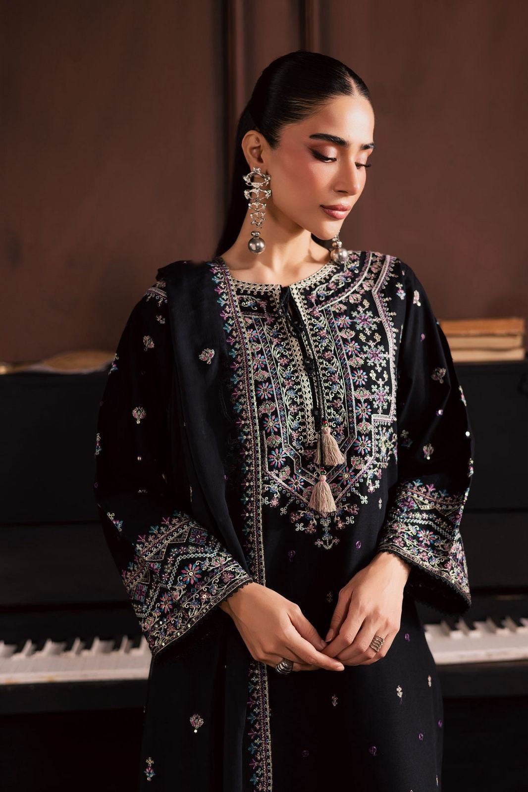 BATIK 3PC LAWN UNSTITCHED EMBROIDERED Code:7328