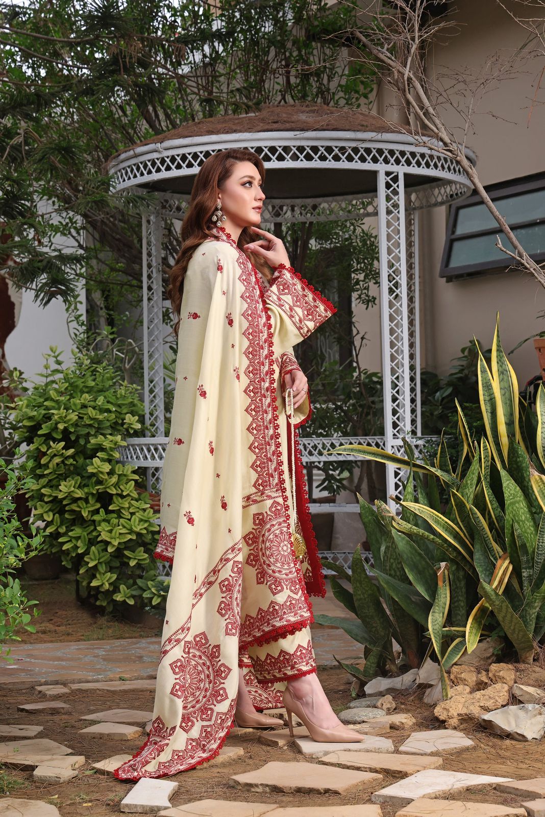 ANEELAS LAWN LUXURY 3PC UNSTITICH FULLY EMBROIDERED