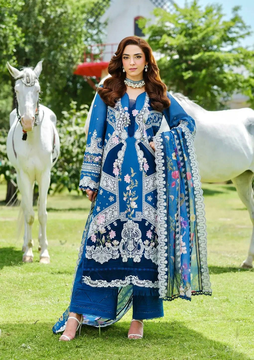 NOOR KHAS 3PC LAWN UNSTITCHED EMBROIDERED 
Code:21